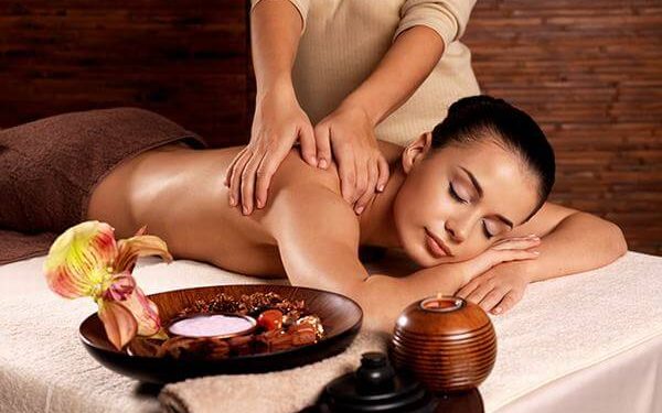 Massage không chỉ giúp bạn được thư giản, thoải mái mà còn là một phương pháp trị liệu phục hồi sức khỏe dành cho mọi lứa tuổi