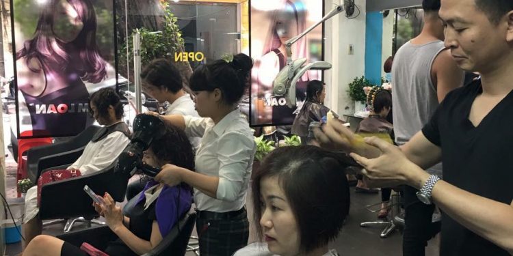Nếu bạn đang tìm kiếm một địa chỉ làm tóc chất lượng tại Hà Nội thì Salon tóc Tâm Loan sẽ là lựa chọn tuyệt vời 
