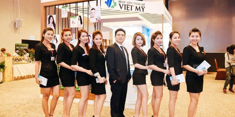Dịch vụ treo chân mày tại Bệnh viện thẩm mỹ Việt Mỹ có giá 10.000.000 đồng