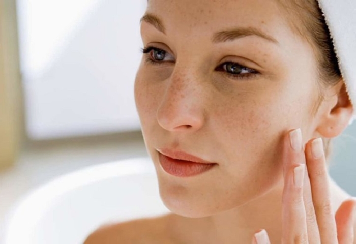 Chăm sóc da mặt bị nám cần quan tâm đến vấn đề gì?